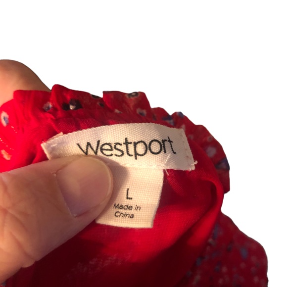 Westport Red Floral Pleated Front Blouse size Large - Picture 3 of 8